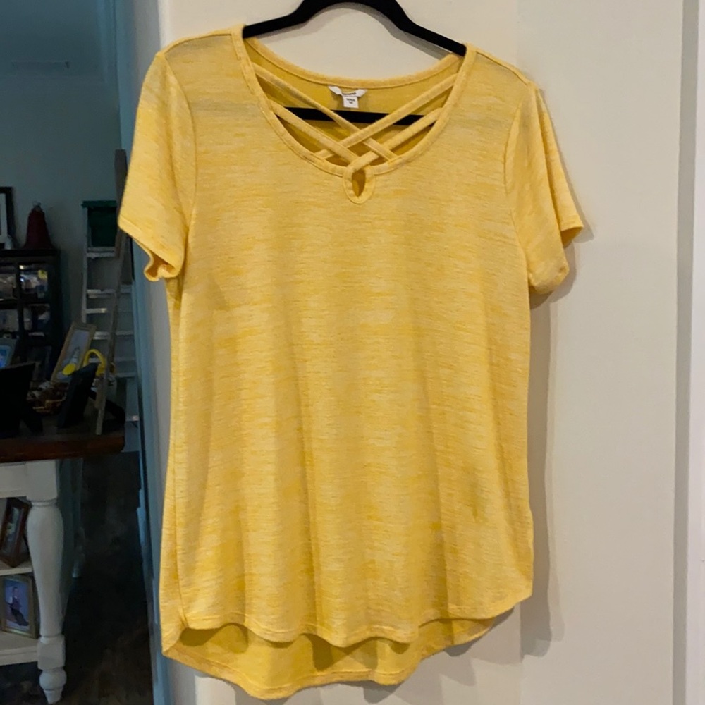 Curved hem, t-shirt